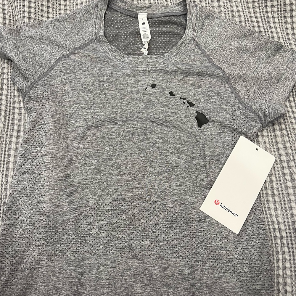 Lululemon Hawaii aloha exclusive shirt, size 6